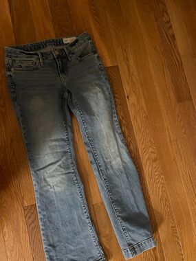 GAP OP 
Long and lean low rise boot jean